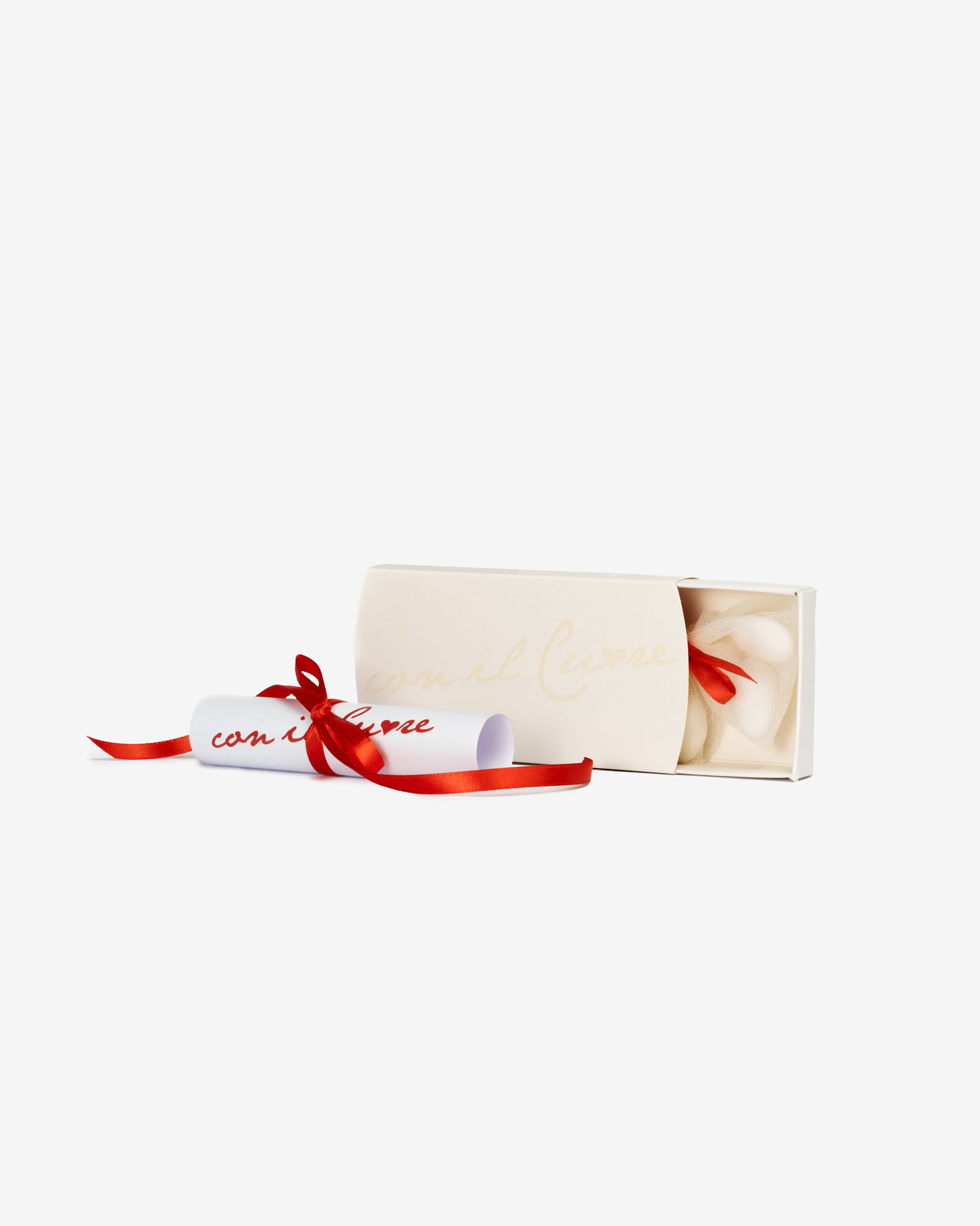 Bomboniera cofanetto con la scritta “Con il Cuore” stampata in trasparenza in carta Fedrigoni Free Vellum White